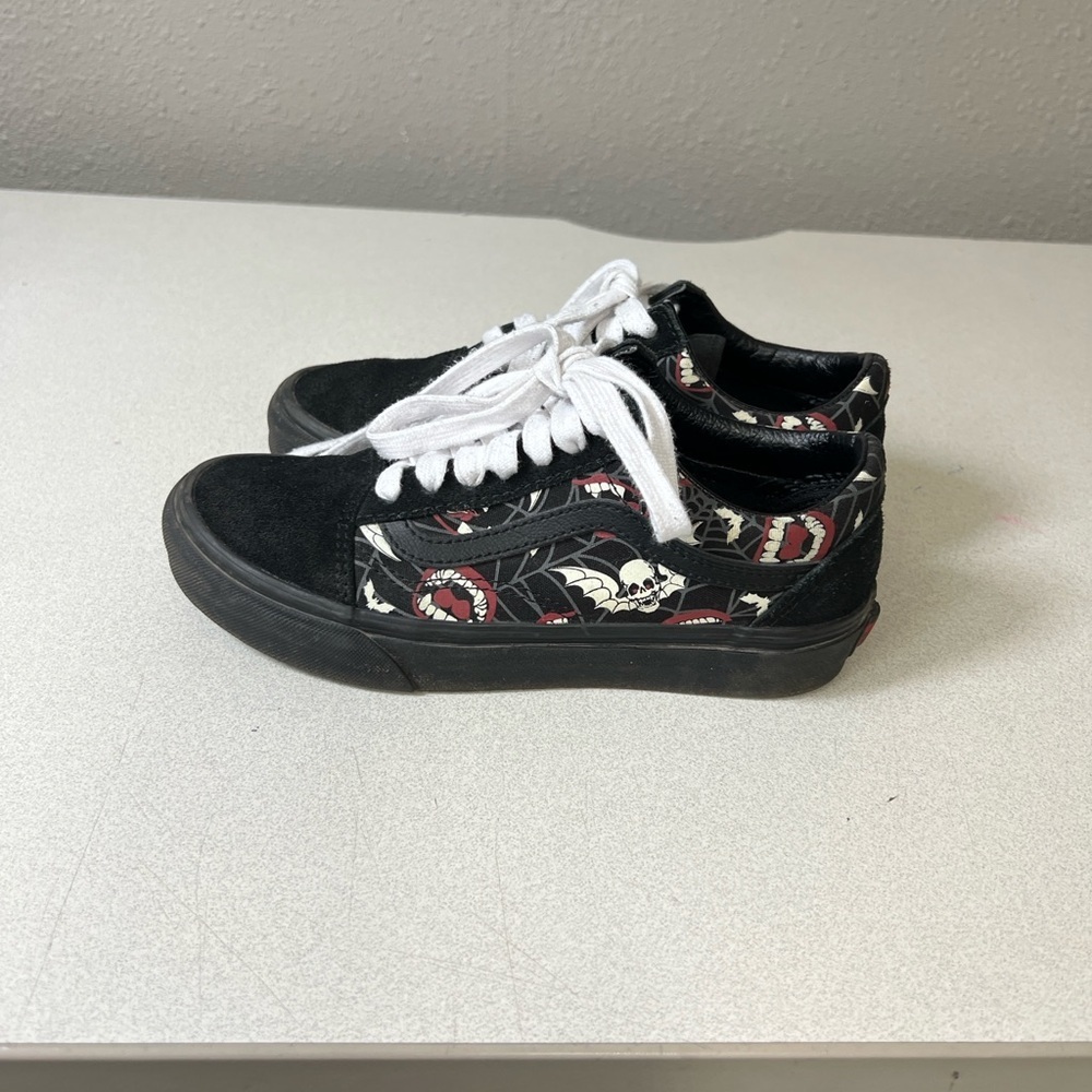 Vans Kids Black Skate Sneakers with White Laces and Pink Accent - Picture 3 of 6